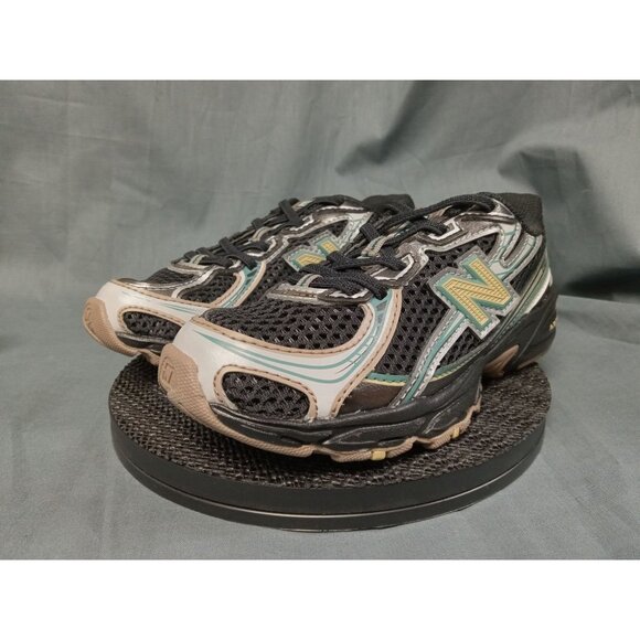 New Balance Boys 740 Bungee Sneakers PZ740GO Black Beige Size 12 NEW in BOX! - Picture 4 of 14